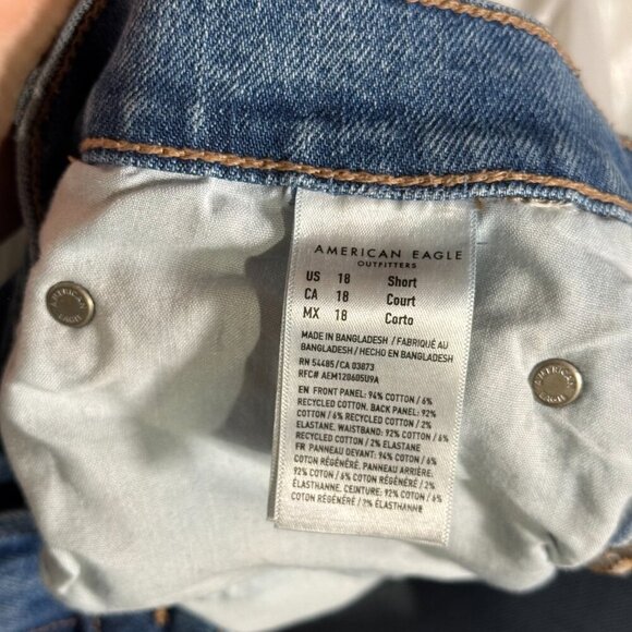 American Eagle Low Rise Baggy Straight Leg Jeans STRIGID Size 18 Short Blue - Picture 8 of 9